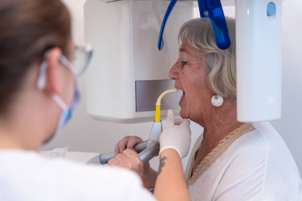 Best Emergency Tooth Extraction in Bloomington, IL